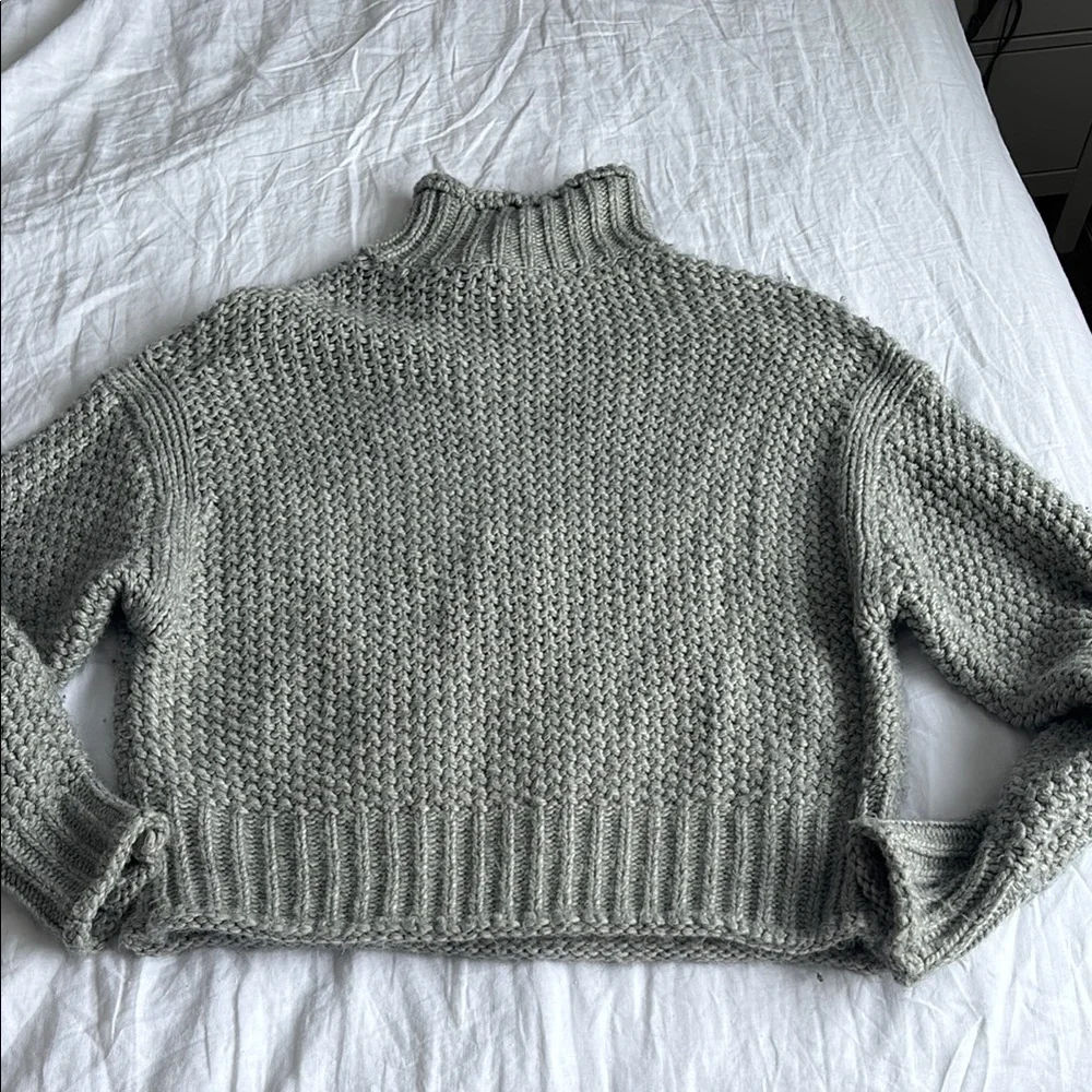 H&M Gray Chunky Knit Turtleneck Sweater - Picture 5 of 8